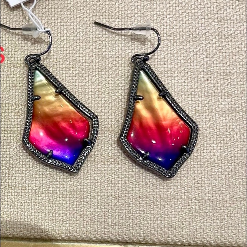 NFS Kendra Scott Rainbow Illusion is here!🌈💎🌈💎